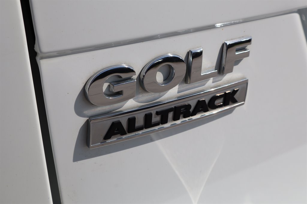 2019 Volkswagen Golf - $17,995
