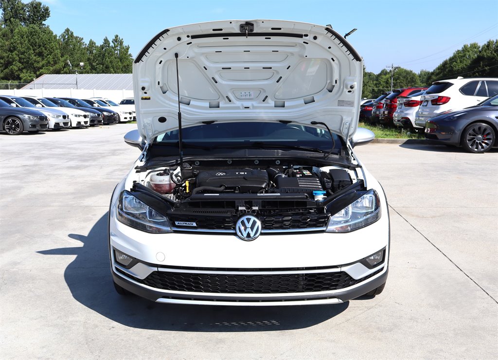 2019 Volkswagen Golf - $17,995