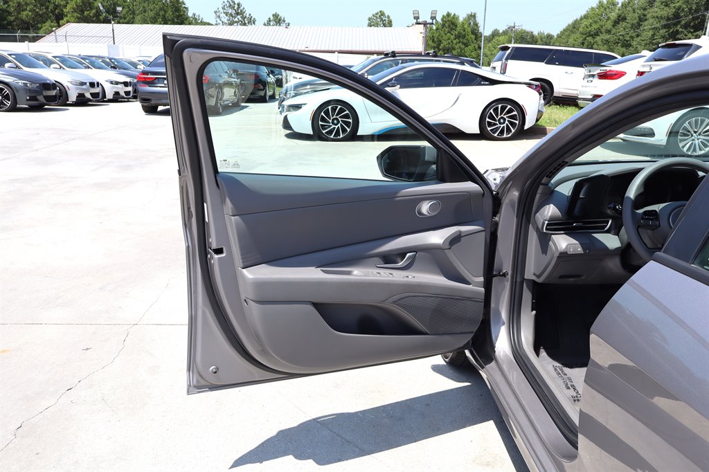 2023 Hyundai Elantra - $16,995
