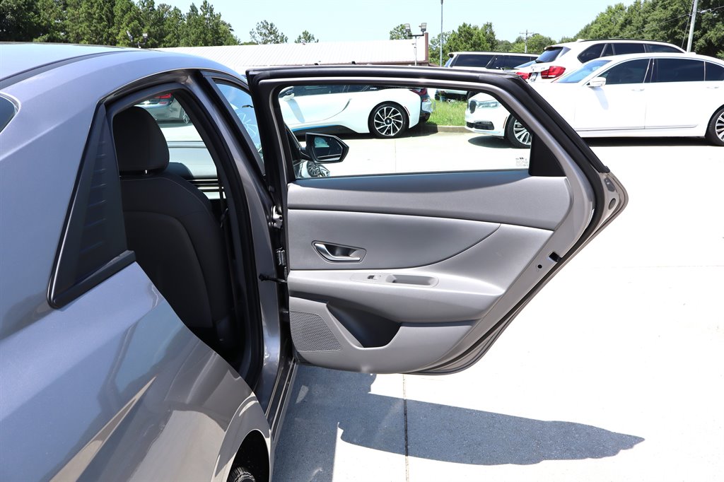 2023 Hyundai Elantra - $16,995