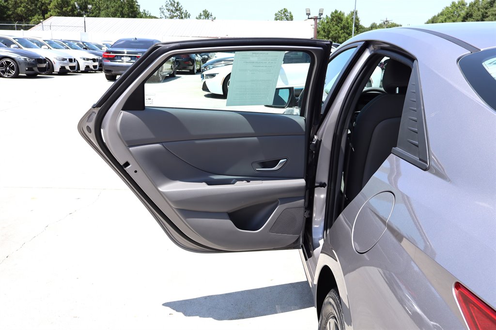 2023 Hyundai Elantra - $16,995