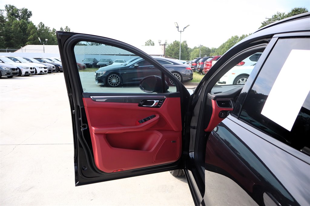 2015 Porsche Macan - $12,995