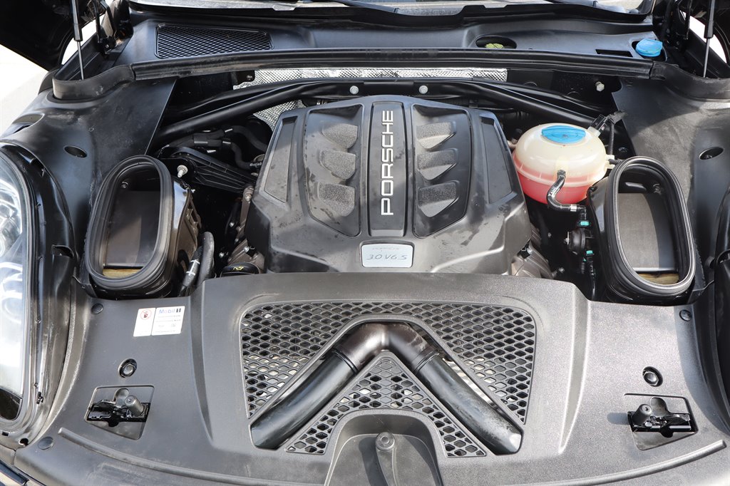 2015 Porsche Macan - $12,995