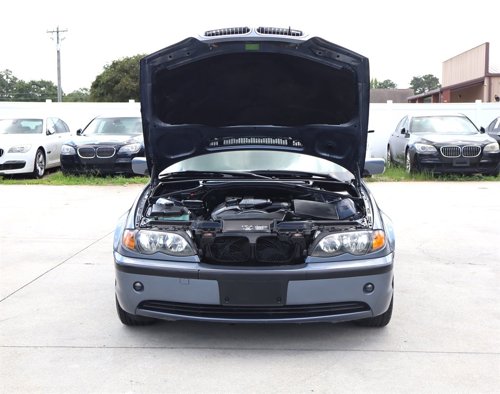 2002 BMW 325i - $9,995