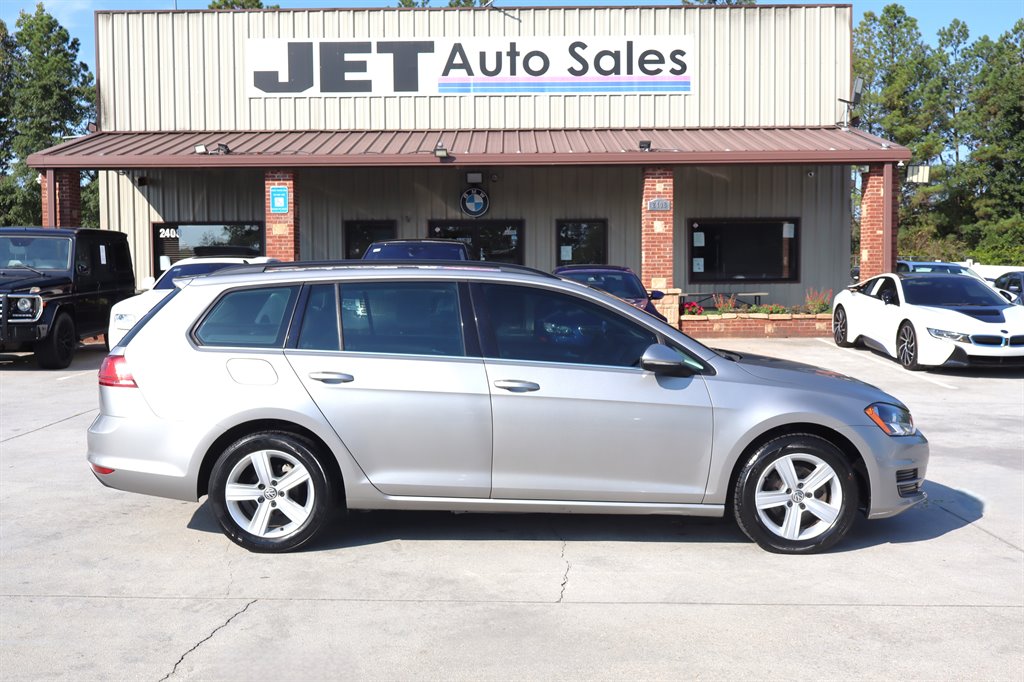 2015 Volkswagen Golf - $12,995