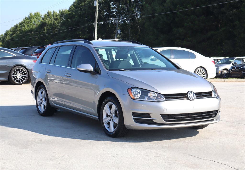 2015 Volkswagen Golf - $12,995