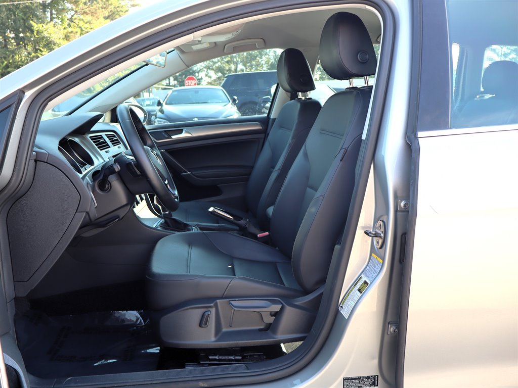 2015 Volkswagen Golf - $12,995