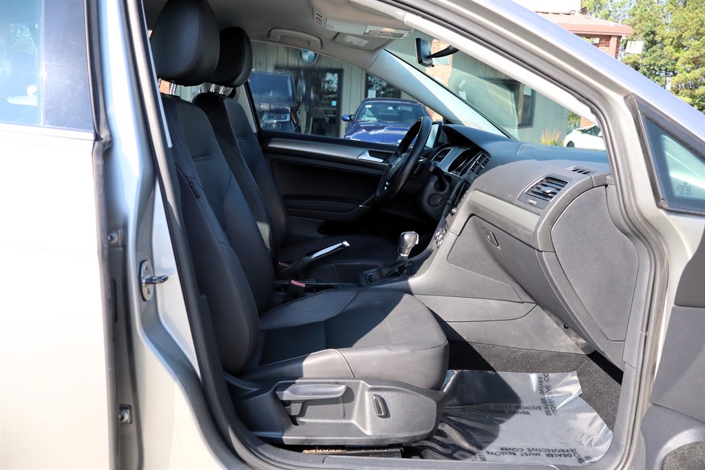 2015 Volkswagen Golf - $12,995