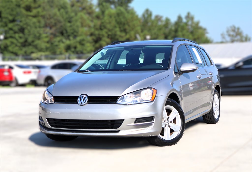 2015 Volkswagen Golf - $12,995