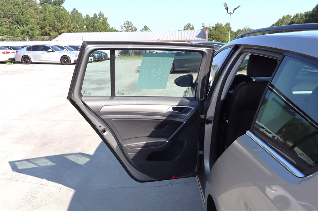 2015 Volkswagen Golf - $12,995