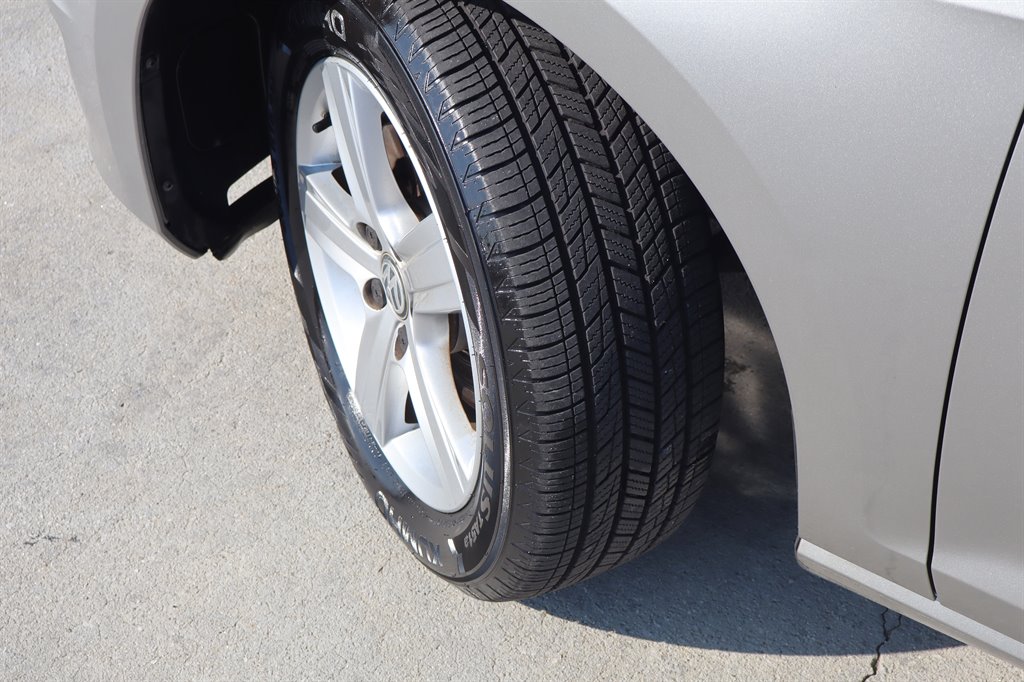 2015 Volkswagen Golf - $12,995