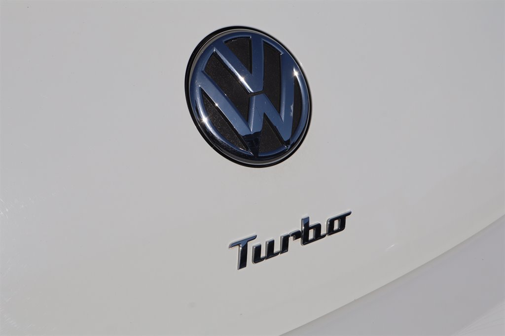 2012 Volkswagen Beetle - $9,995