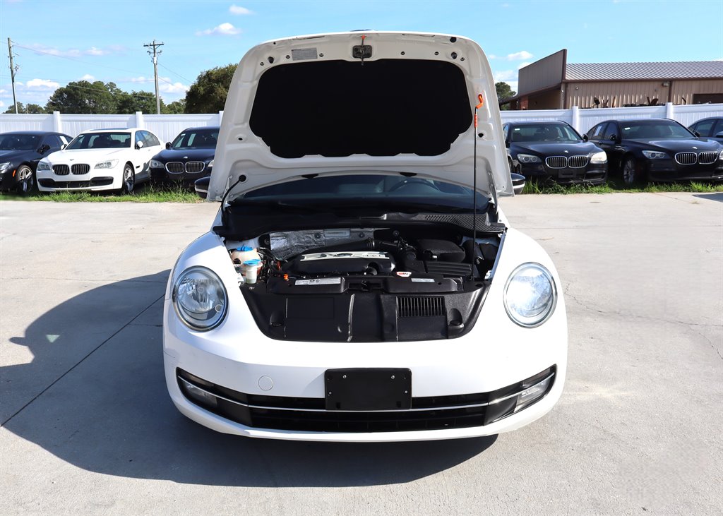 2012 Volkswagen Beetle - $9,995
