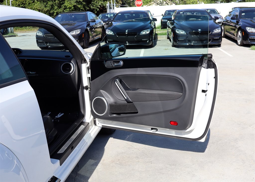2012 Volkswagen Beetle - $9,995