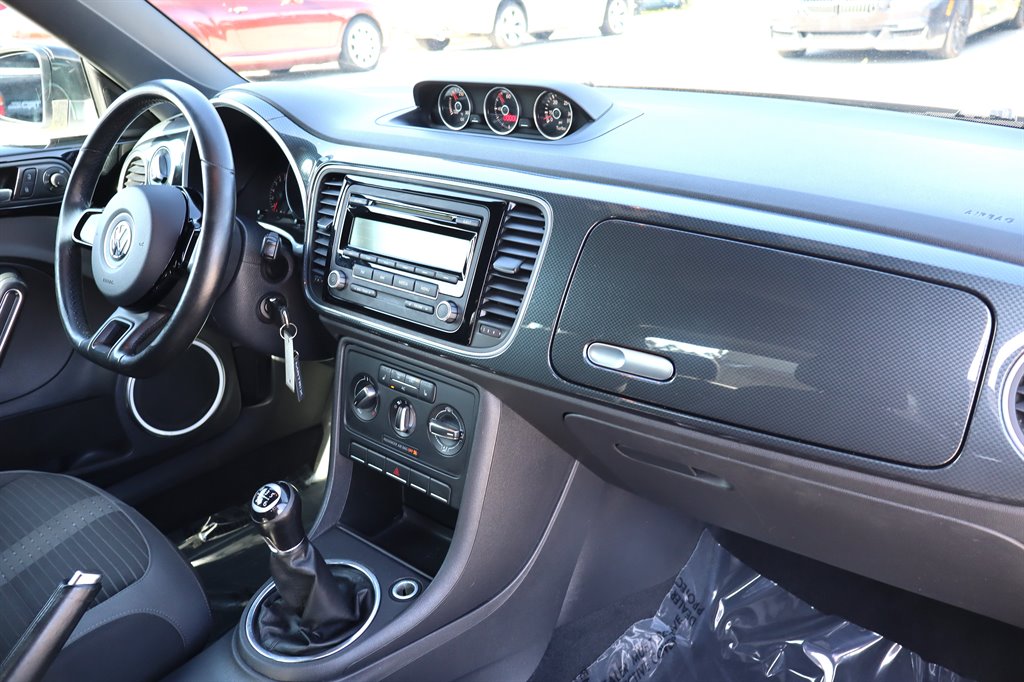 2012 Volkswagen Beetle - $9,995