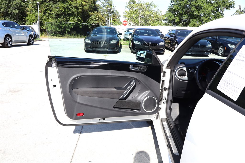 2012 Volkswagen Beetle - $9,995