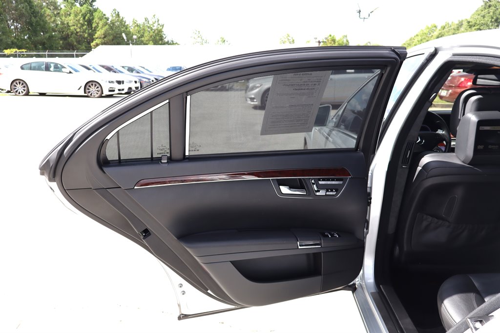 2010 Mercedes-Benz S-class - $19,995