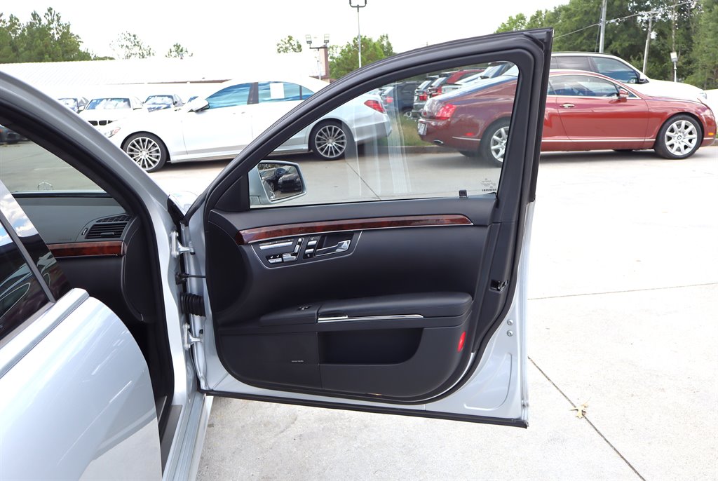 2010 Mercedes-Benz S-class - $19,995