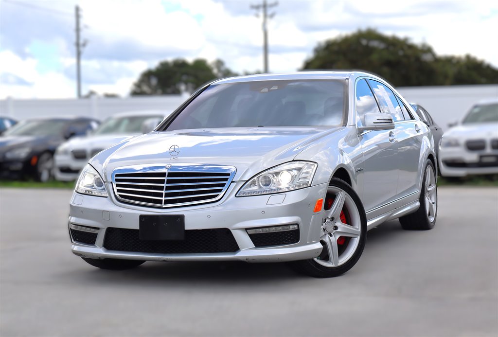 2010 Mercedes-Benz S-class - $19,995