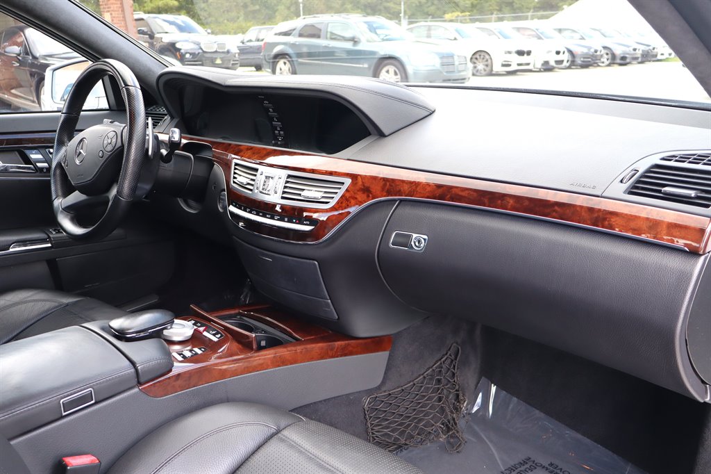 2010 Mercedes-Benz S-class - $19,995