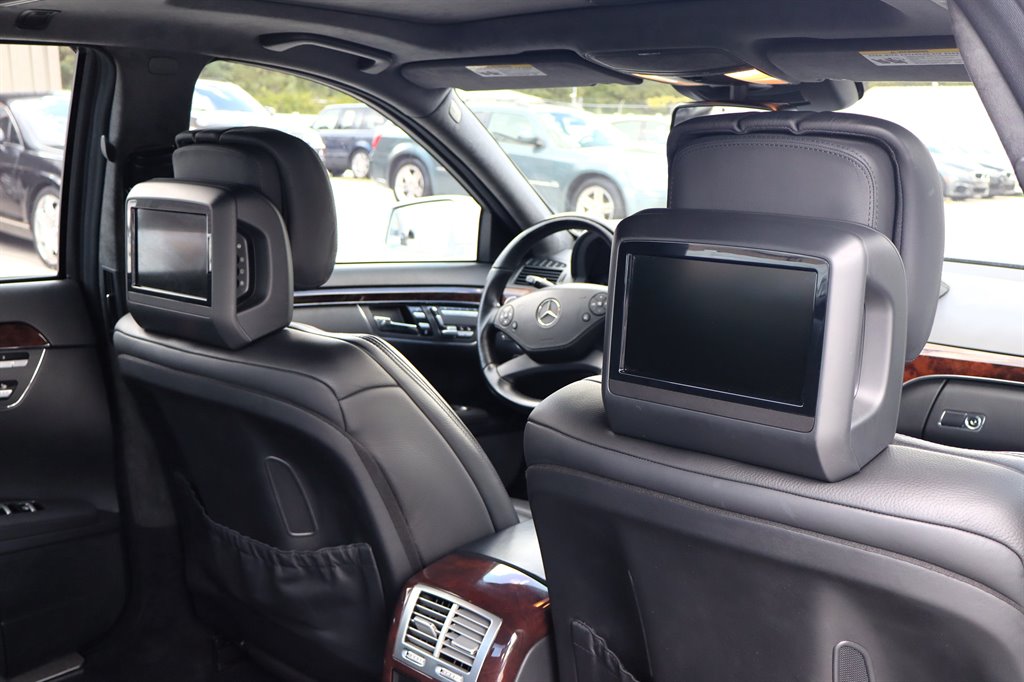 2010 Mercedes-Benz S-class - $19,995