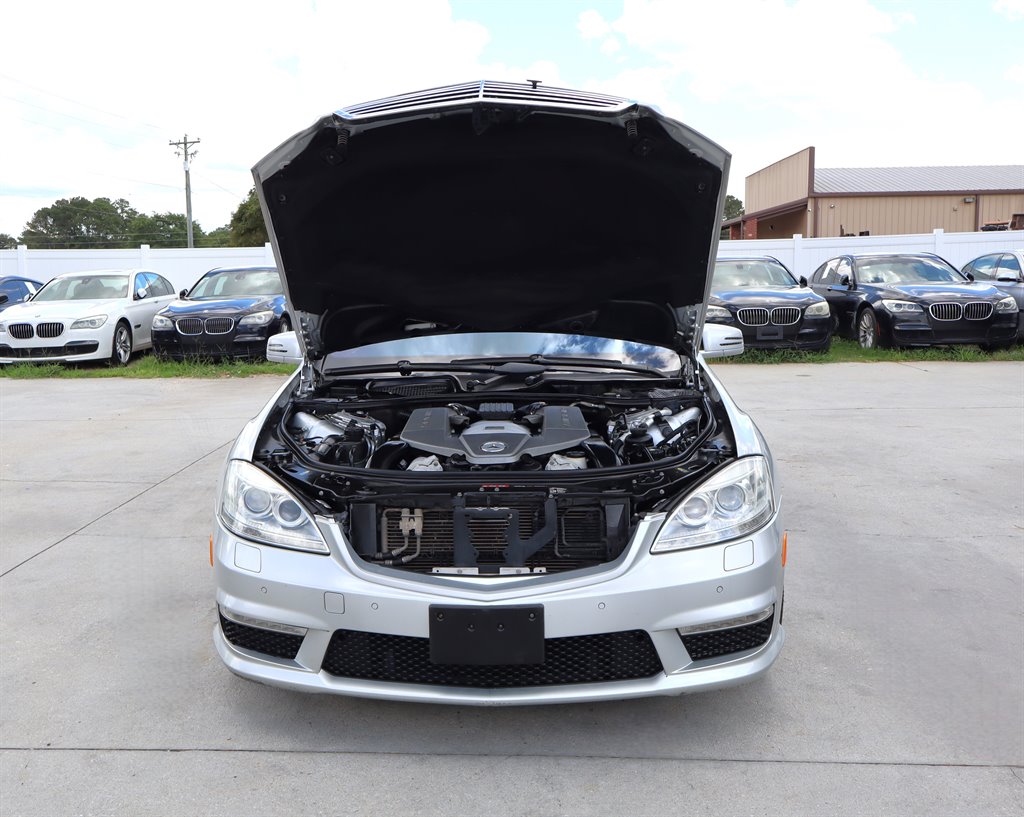 2010 Mercedes-Benz S-class - $19,995