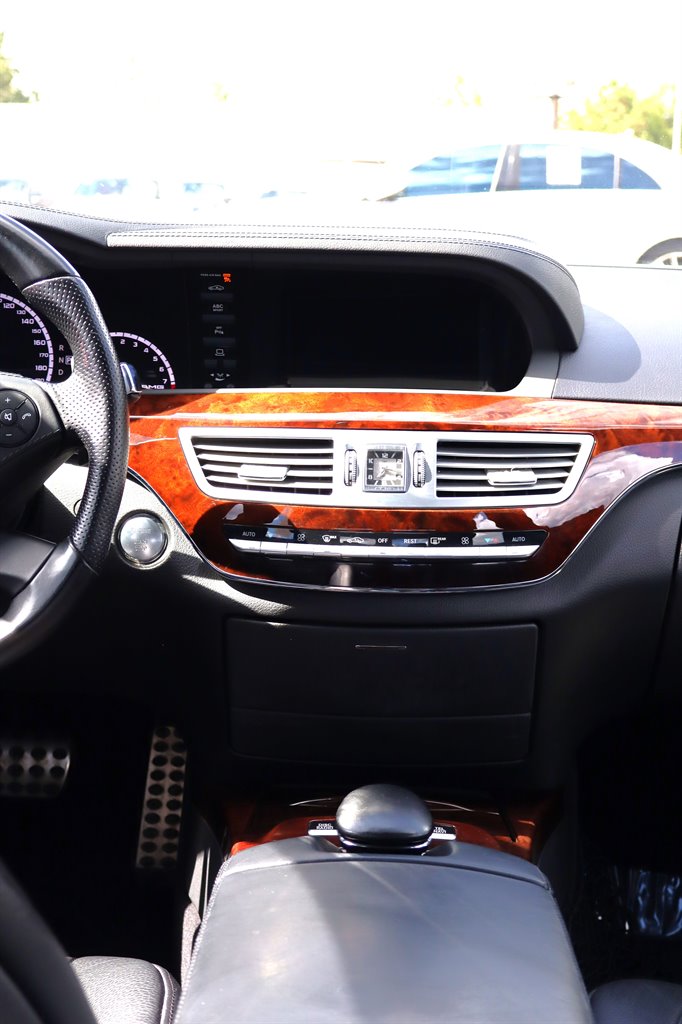 2010 Mercedes-Benz S-class - $19,995