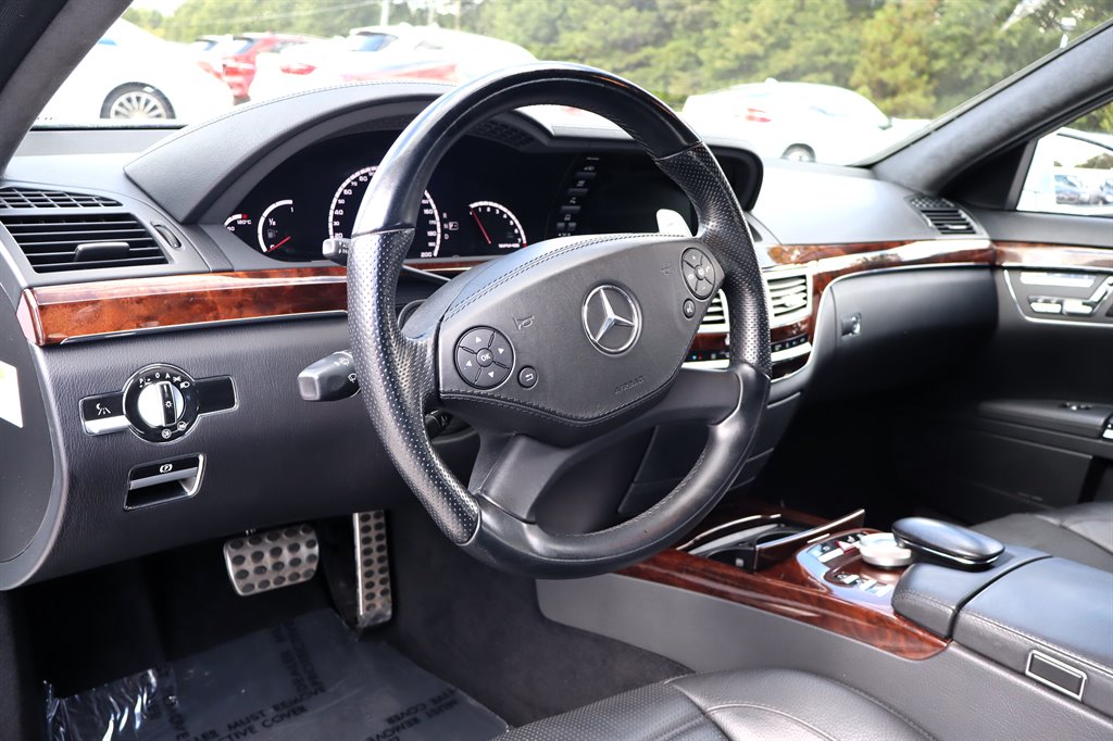 2010 Mercedes-Benz S-class - $19,995