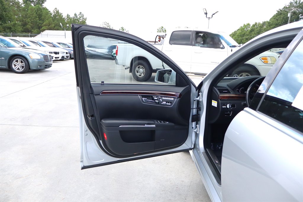 2010 Mercedes-Benz S-class - $19,995