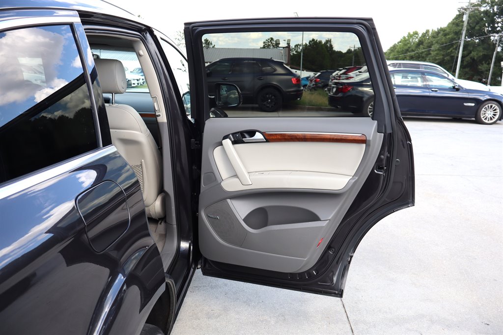 2015 Audi Q7 - $11,995