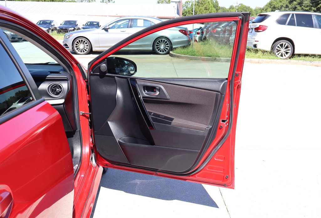 2016 Toyota Scion Im - $9,995