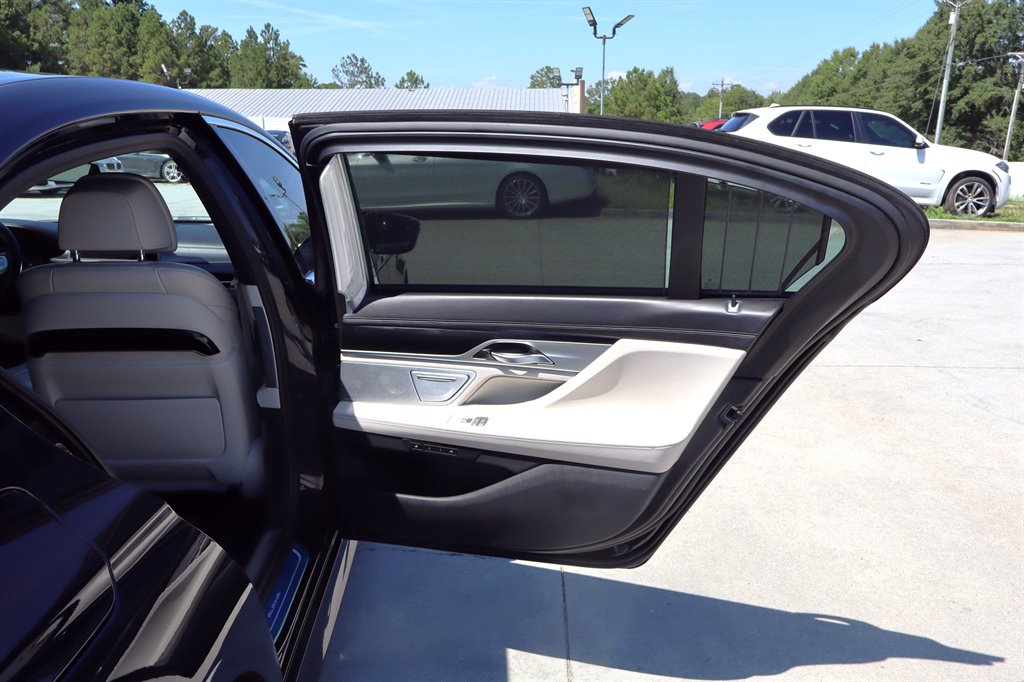 2020 BMW 750i - $44,995