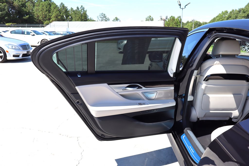 2020 BMW 750i - $44,995