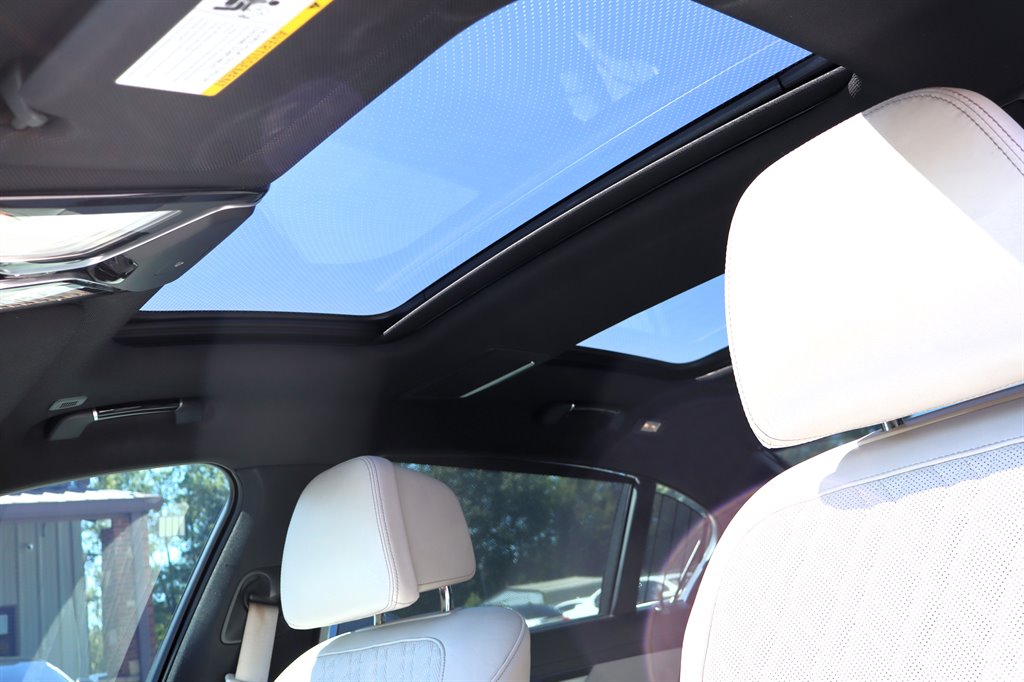 2020 BMW 750i - $44,995