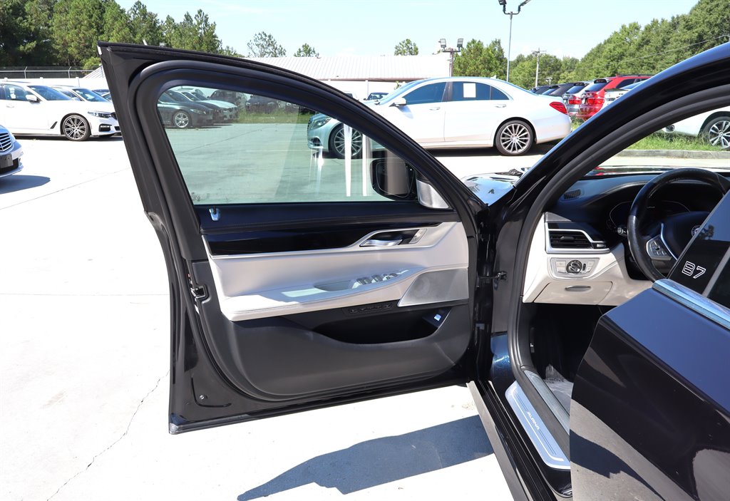 2020 BMW 750i - $44,995