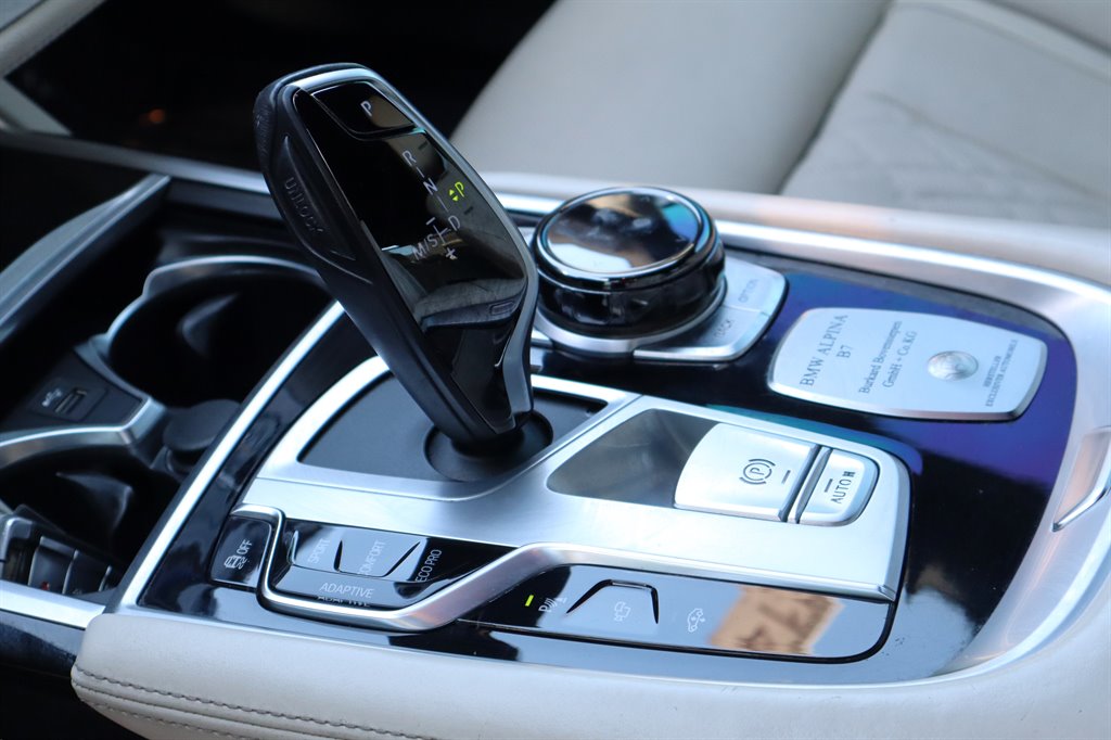 2020 BMW 750i - $44,995