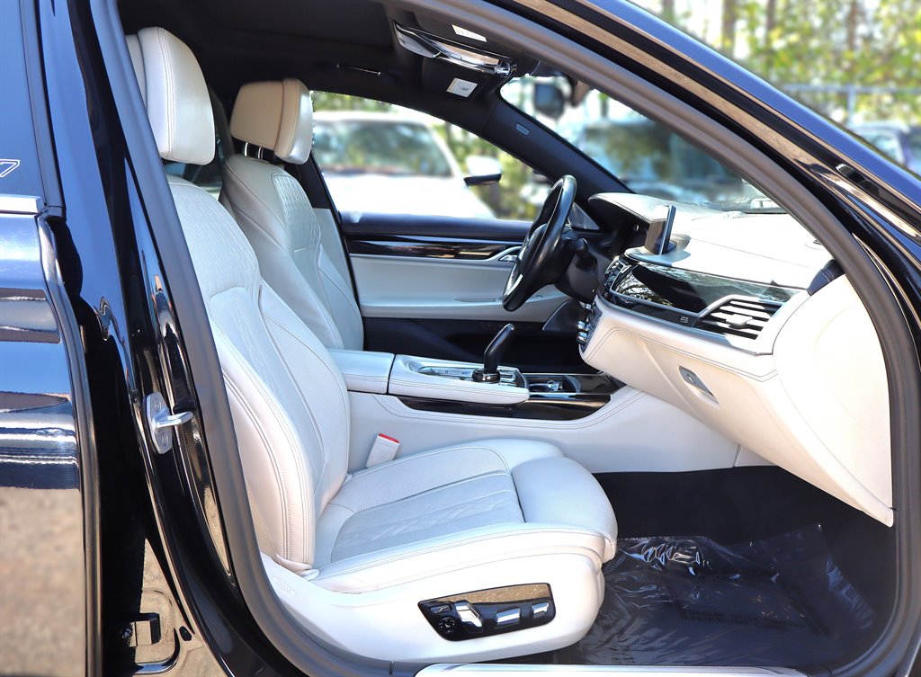 2020 BMW 750i - $44,995