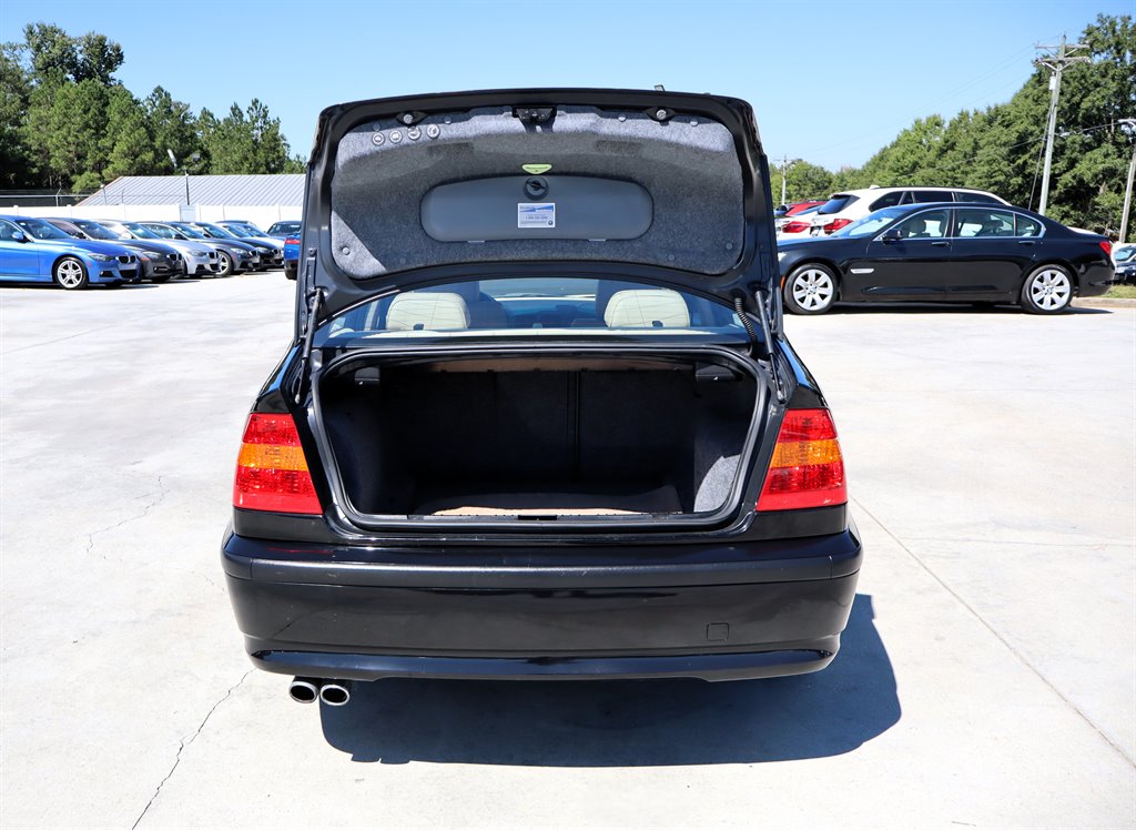 2003 BMW 325xi - $10,995