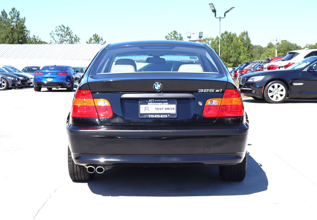 2003 BMW 325xi - $10,995
