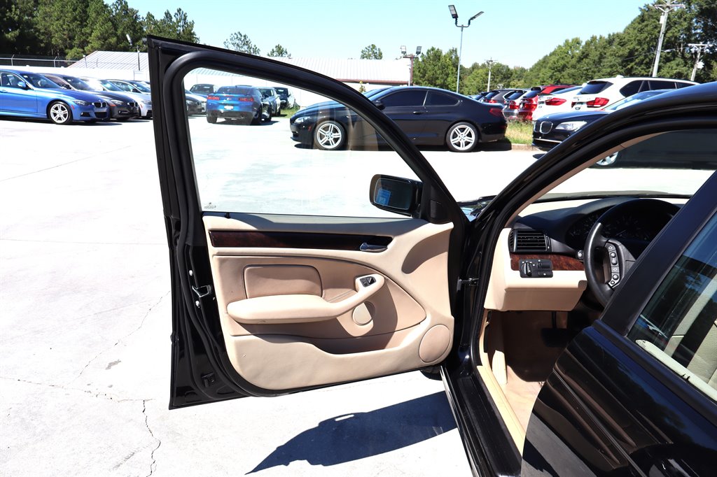 2003 BMW 325xi - $10,995