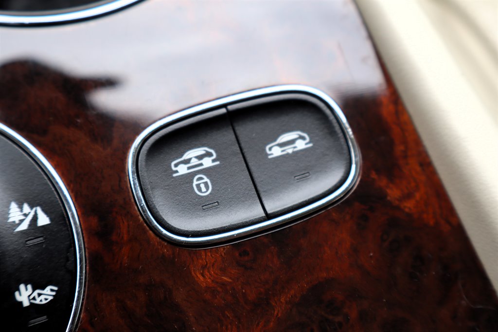 2017 Bentley Bentayga - $44,995