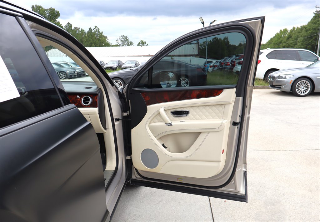 2017 Bentley Bentayga - $44,995