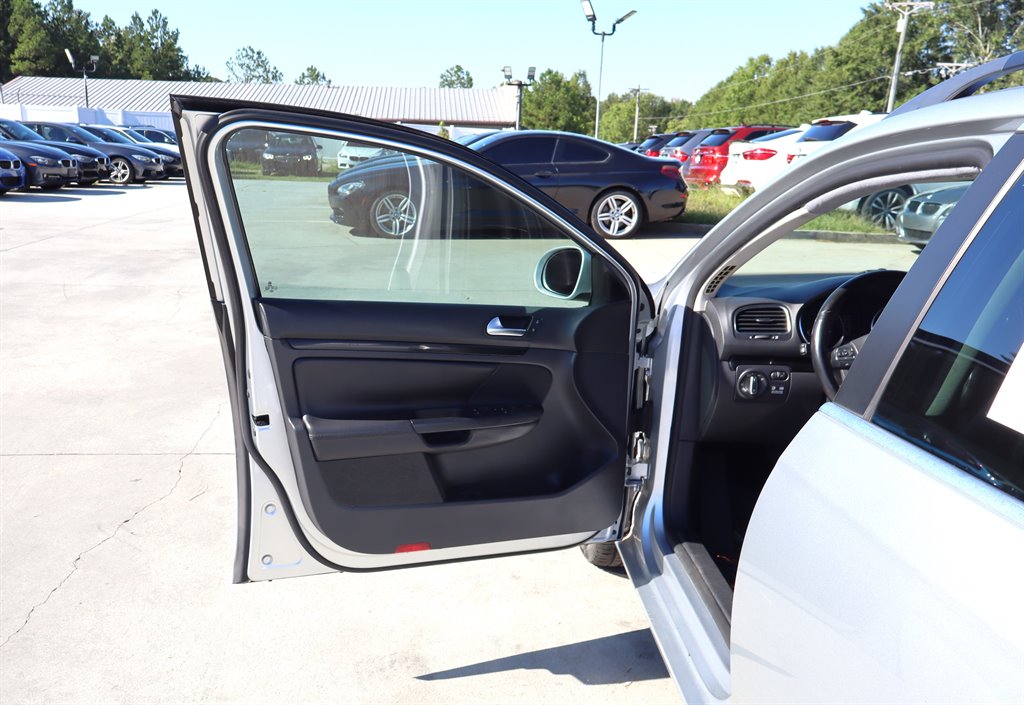 2010 Volkswagen Jetta - $7,995