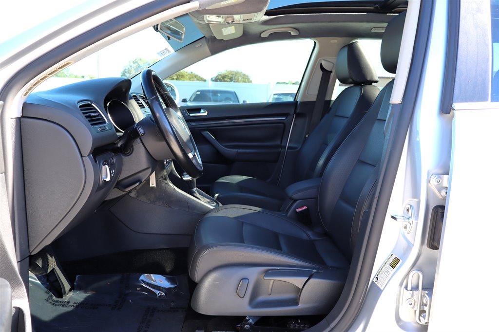 2010 Volkswagen Jetta - $7,995