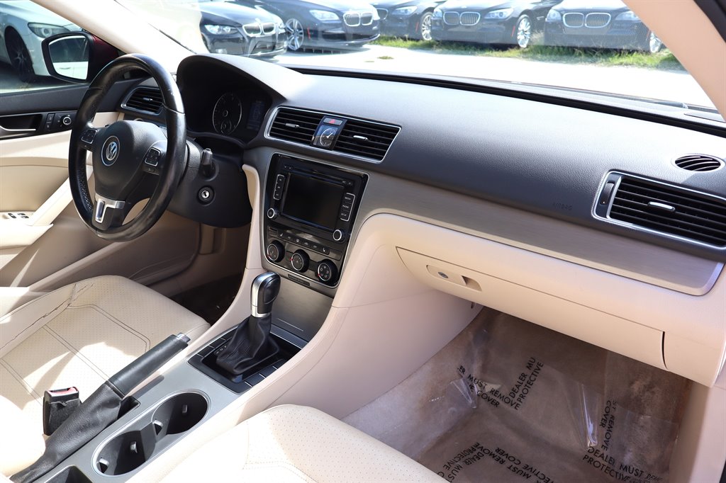 2015 Volkswagen Passat - $9,995