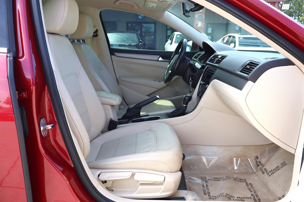 2015 Volkswagen Passat - $9,995
