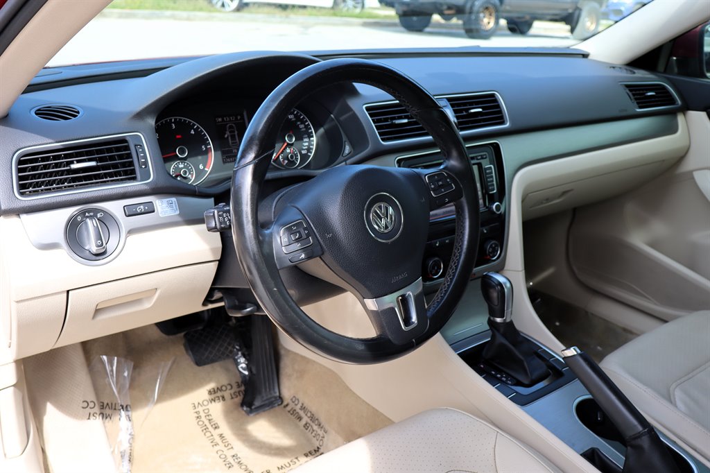 2015 Volkswagen Passat - $9,995