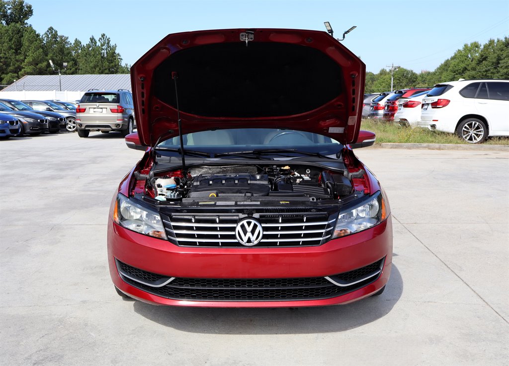2015 Volkswagen Passat - $9,995