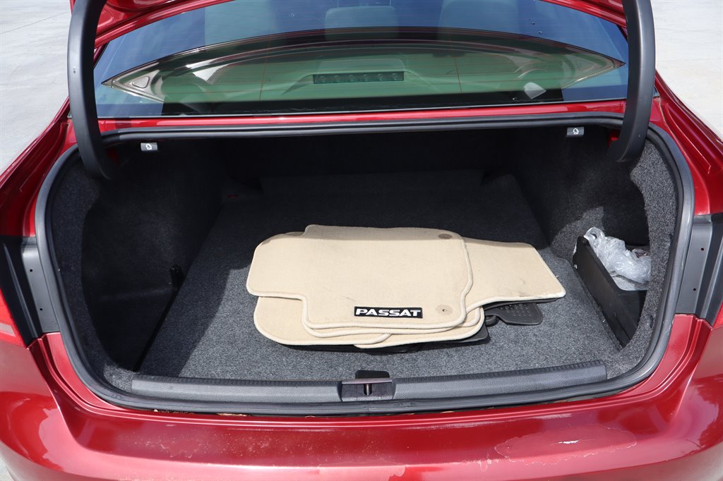 2015 Volkswagen Passat - $9,995