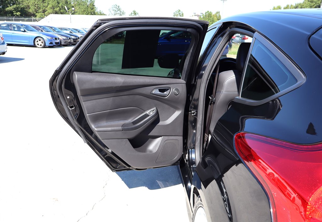2017 Ford Focus - $17,995